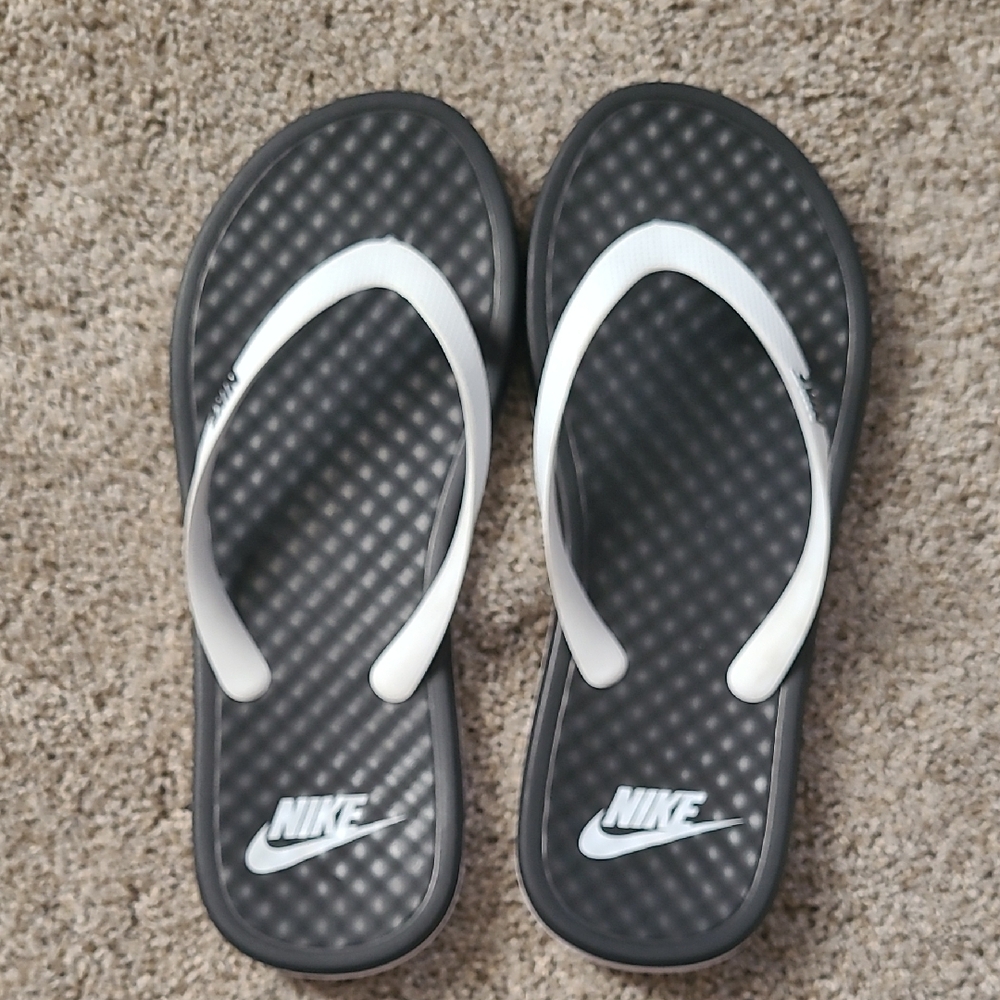 Nike Black and White Flip Flops